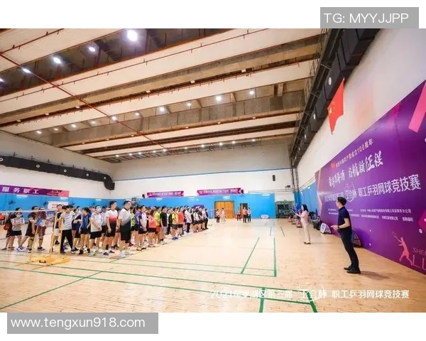 重庆羽毛球队转型之路的挑战与机遇探索杯赛背后的故事与未来发展 重庆羽毛球队转型之路的挑战与机遇探索杯赛背后的故事与未来发展